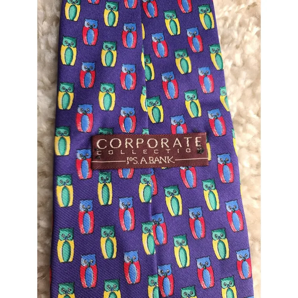 Jos A Bank purple green abstract owl silk tie - 57